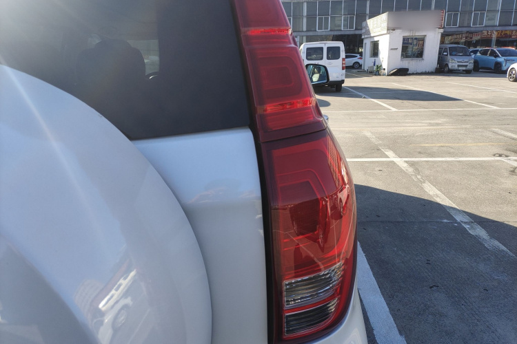 哈弗H9 2017款 2.0T 汽油四驱尊享型 5座车身外观9