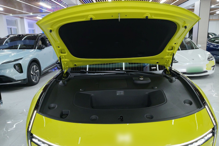 小鹏P7 2025款 702 长续航 Ultra机舱底盘24