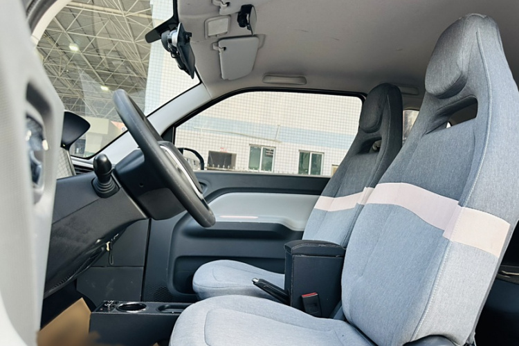 五菱汽车 宏光MINIEV 2021款 马卡龙时尚款 三元锂中控内饰7004