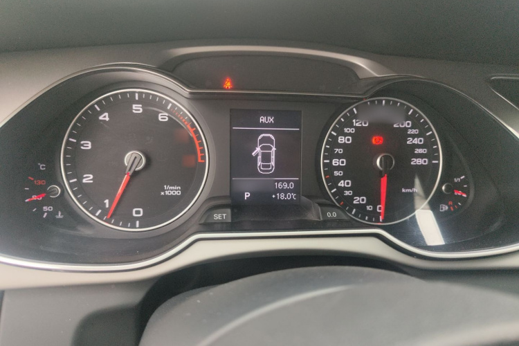 奥迪A4L 2015款 35 TFSI 自动标准型局部细节14