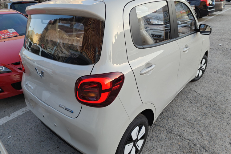 五菱汽车 宏光MINIEV 2025款 四门版 进阶款车身外观7