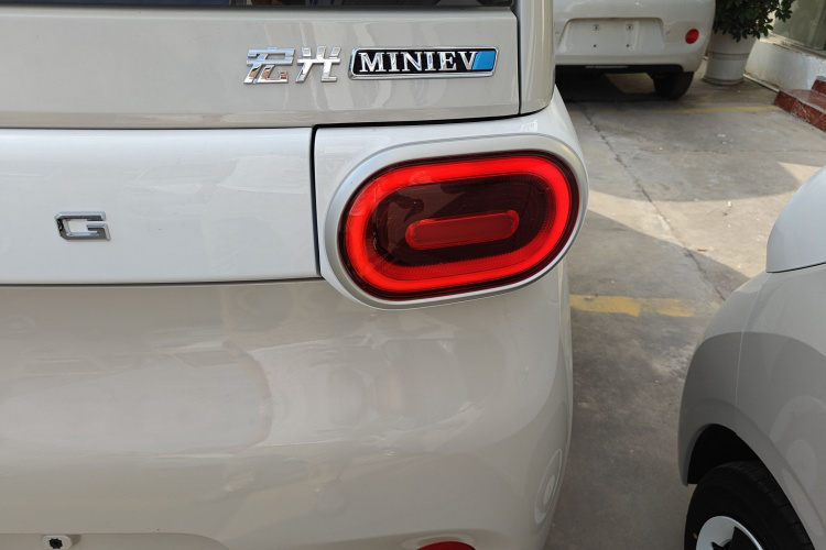 五菱汽车 宏光MINIEV 2024款 第三代 215km 青春版车身外观9