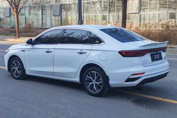 吉利汽车 帝豪 2022款 第4代 1.5L 手动精英型车身外观6006