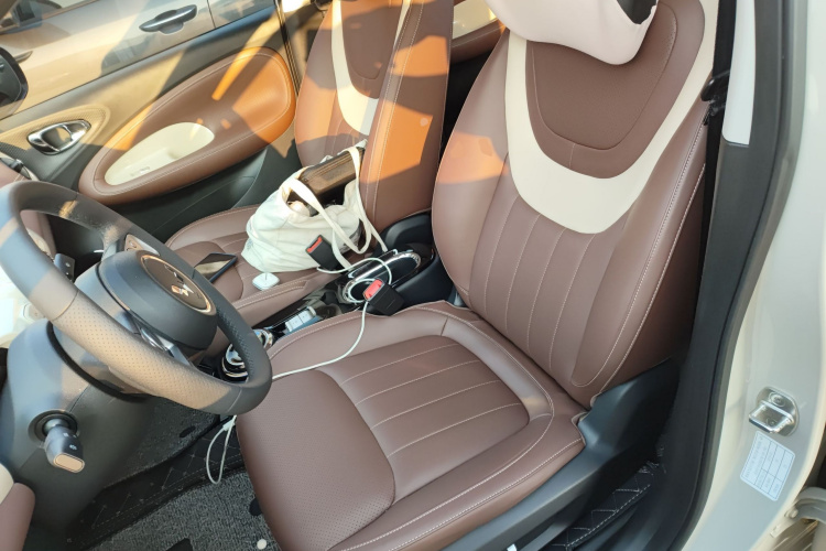 五菱汽车 五菱缤果 2023款 333km 灵犀互联+款中控内饰19