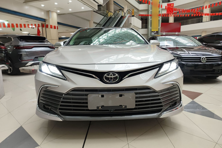 丰田 凯美瑞 2021款 2.5G 豪华版车身外观2