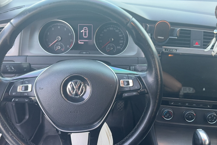 大众 高尔夫 2016款 230TSI 自动豪华型中控内饰7003