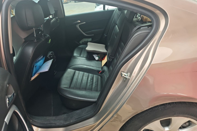 别克 君威 2014款 1.6T 时尚技术型中控内饰21