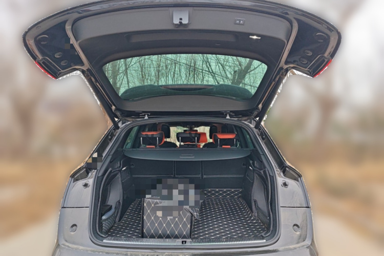 奥迪Q5L 2023款 40T 豪华动感型中控内饰23