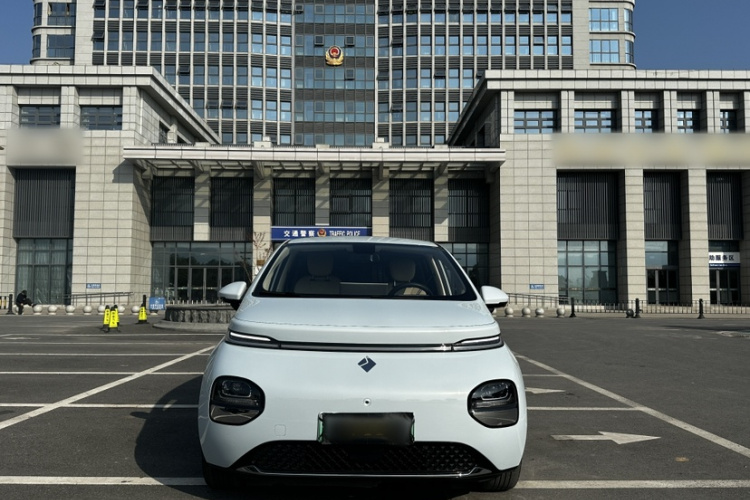 宝骏云朵 2023款 460 Pro车身外观6005