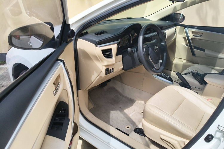 丰田 卡罗拉 2014款 1.6L CVT GL-i中控内饰7003