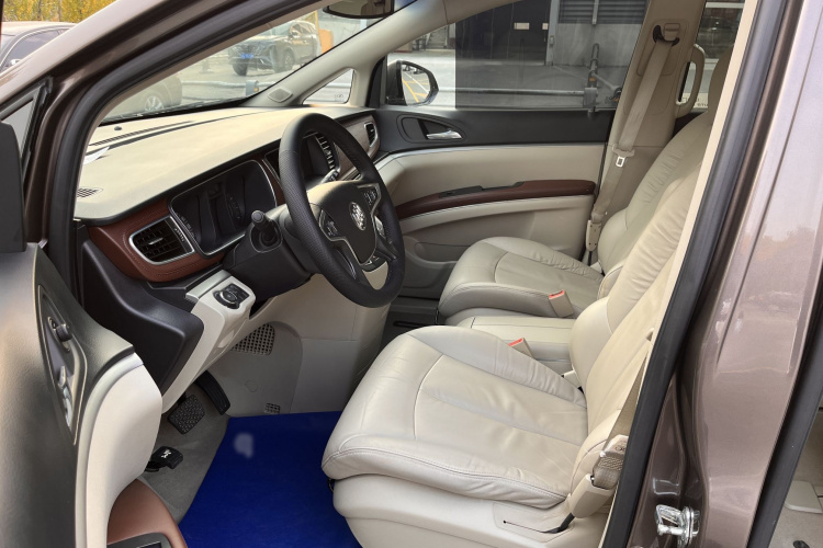 别克GL8 2017款 25S 豪华型 国V中控内饰7002