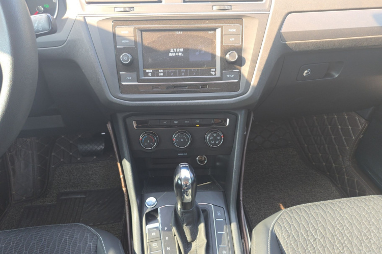 大众 途观L 2019款 330TSI 自动两驱风尚版 国VI局部细节16