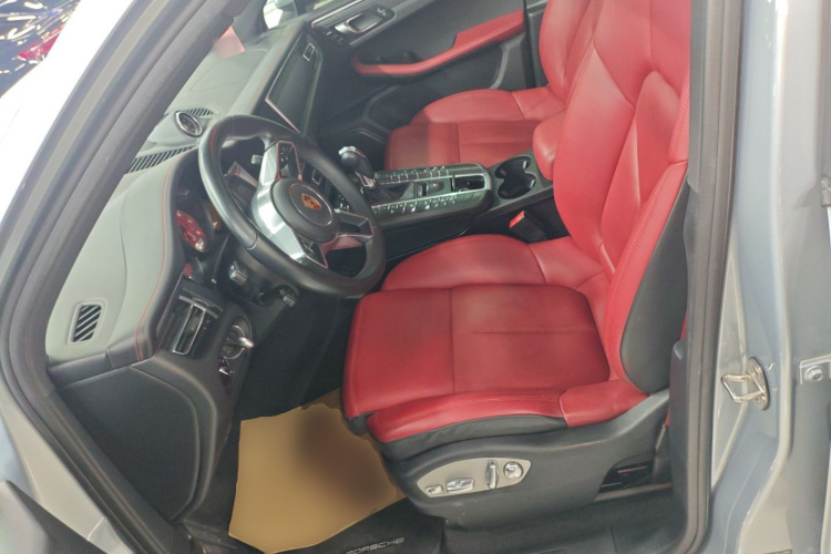 保时捷 2020款 Macan 2.0T中控内饰19