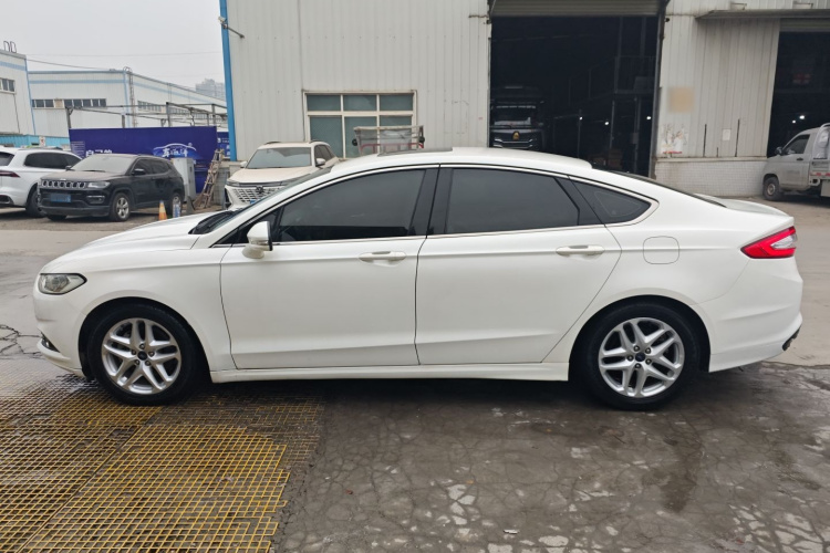 福特 蒙迪欧 2013款 1.5L GTDi180时尚型车身外观4