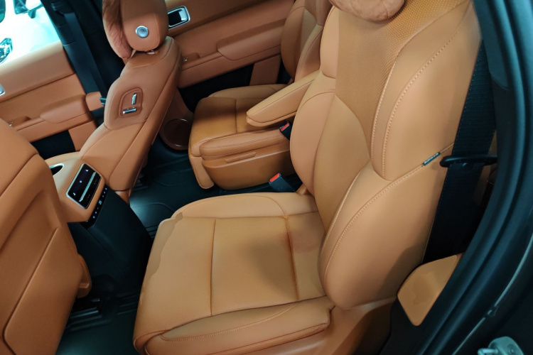 理想汽车 理想L9 2022款 Max中控内饰21