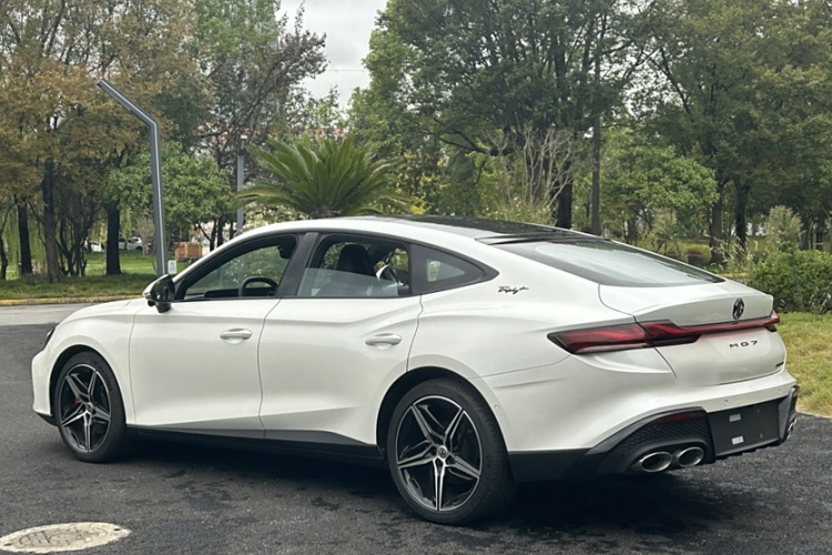 名爵 MG7 2025款 2.0T Trophy+ 超级智驾版车身外观6004