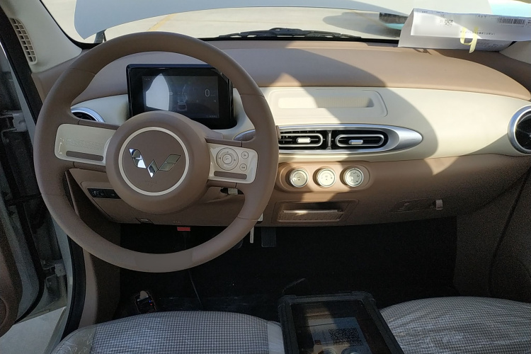 五菱汽车 宏光MINIEV 2025款 四门版 进阶款中控内饰12