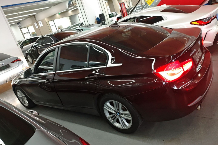 宝马3系 2018款 318Li车身外观4