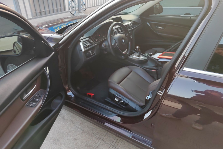 宝马3系 2018款 320Li 时尚型中控内饰7003