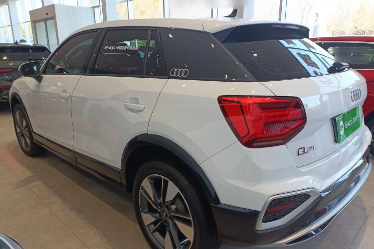 奥迪Q2L 2023款 35TFSI 时尚致雅型车身外观4