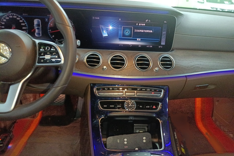 奔驰E级 2019款 E 300 L 时尚型局部细节16