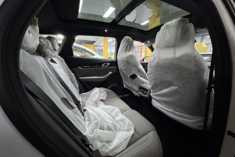 吉利汽车 博越L 2025款 第四代 1.5TD DCT 启程中控内饰7003