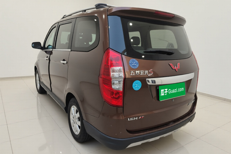 五菱汽车 五菱宏光 2014款 1.5L S自动豪华型车身外观5