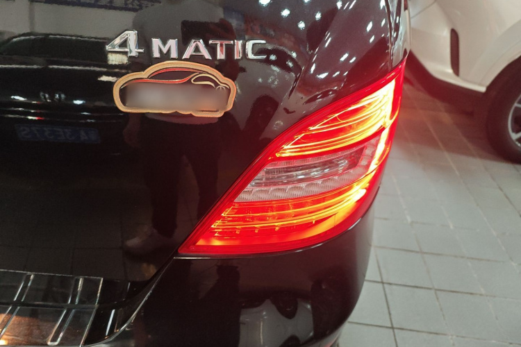 奔驰R级 2015款 R 320 4MATIC 豪华型车身外观6006