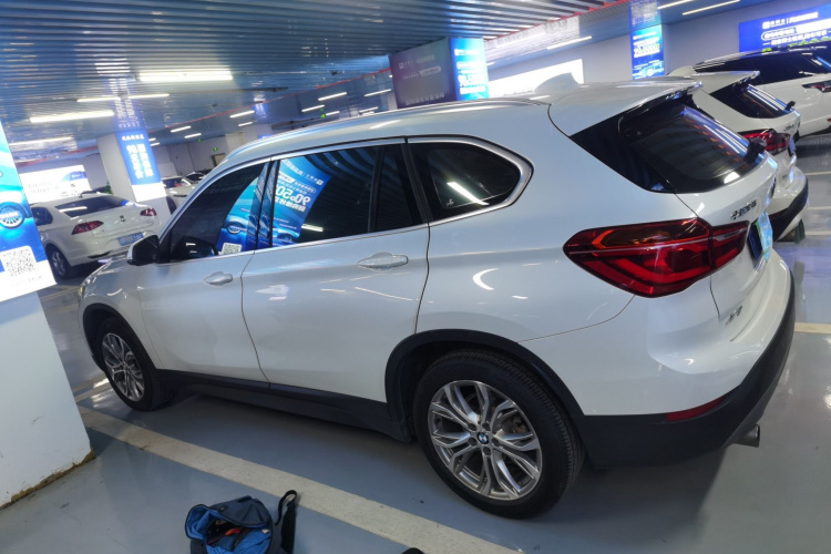 宝马X1 2019款 sDrive20Li 领先型车身外观4