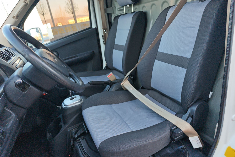 长安凯程 长安睿行EM60 2021款 纯电动厢式运输车60kW局部细节19