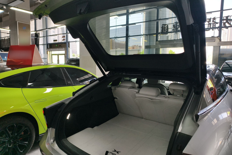 小鹏P7+ 2024款 长续航 Max机舱底盘23