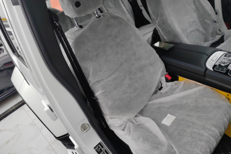 北京BJ40 2023款 2.0D 自动四驱刀锋英雄版侠客型（前后电控锁）局部细节41