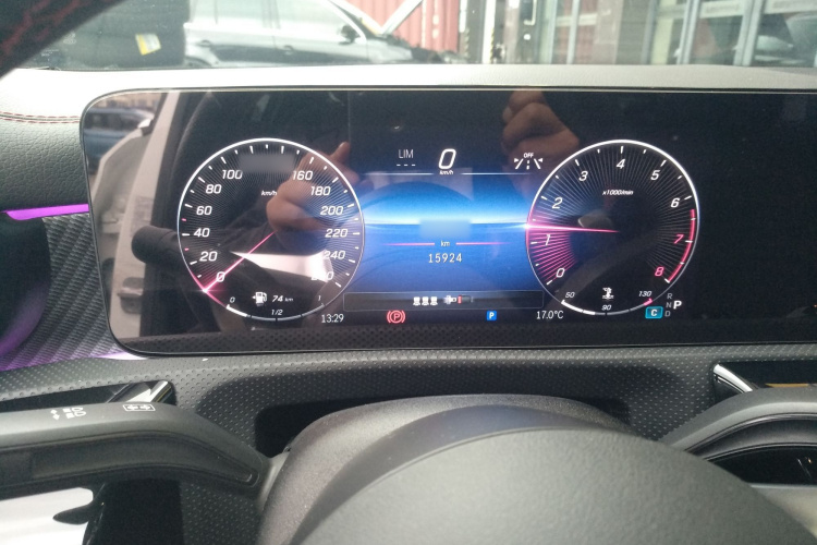 奔驰A级 2024款 改款 A 200 L 时尚型局部细节14