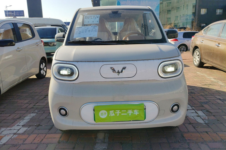 五菱汽车 宏光MINIEV 2024款 第三代 215km 青春版车身外观2