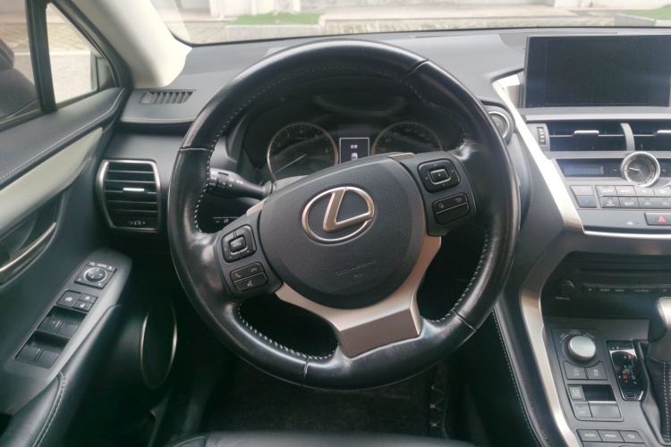 雷克萨斯NX 2016款 200 特别限量版中控内饰13