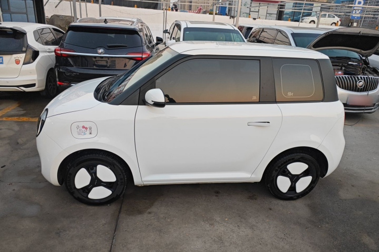 长安启源 长安Lumin 2023款 301km 蜜沁款车身外观4