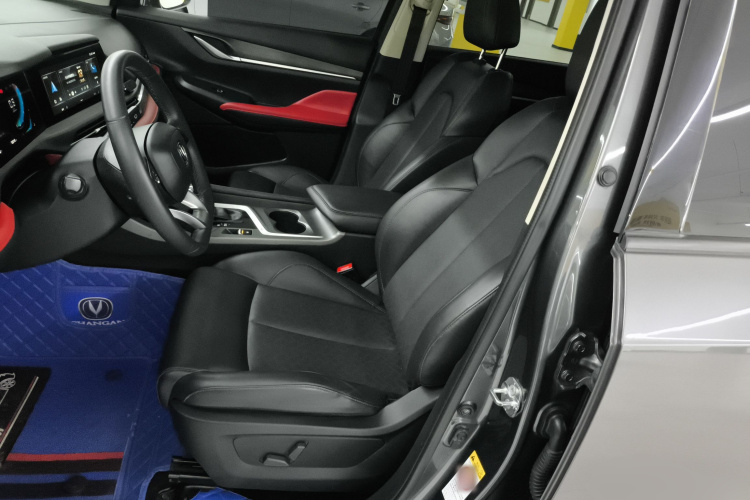 长安CS55PLUS 2021款 蓝鲸版 1.5T DCT尊贵型中控内饰19