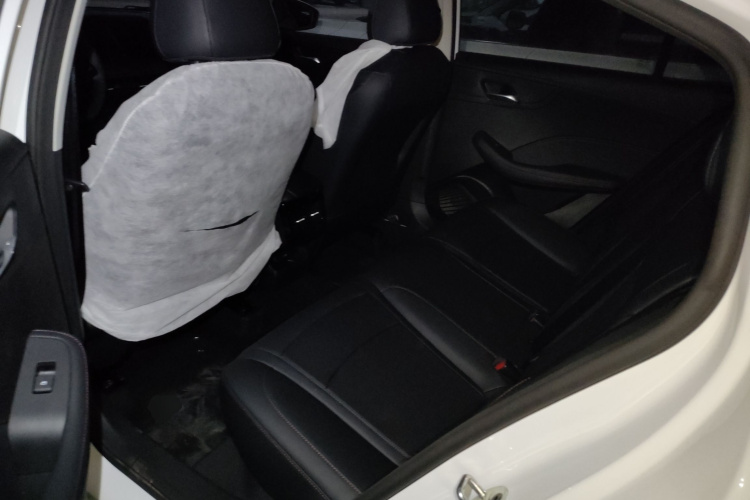 荣威i5 2023款 1.5L CVT豪华版中控内饰7004