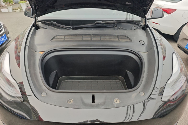 特斯拉 Model Y 2022款 改款 后轮驱动版机舱底盘24