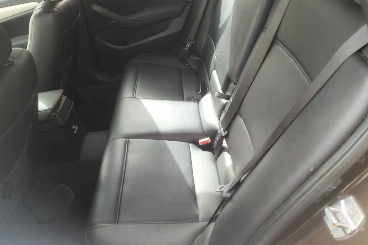 宝马X1 2013款 sDrive18i 时尚型中控内饰7004