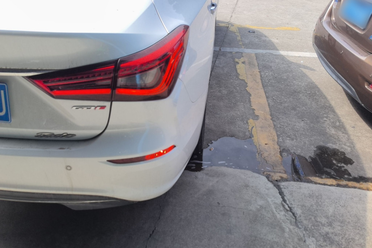 长安 逸动 2019款 高能版 1.6L GDI 手动先锋型 国VI车身外观6006