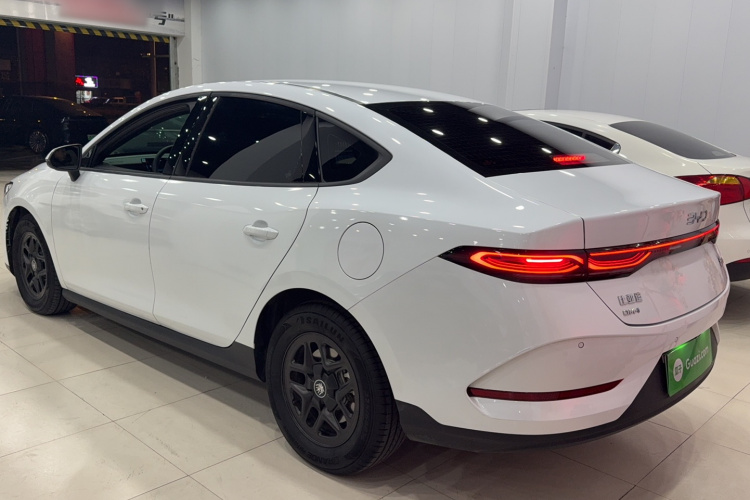 比亚迪 秦PLUS 2025款 DM-i 智驾版 55KM领先型车身外观6004