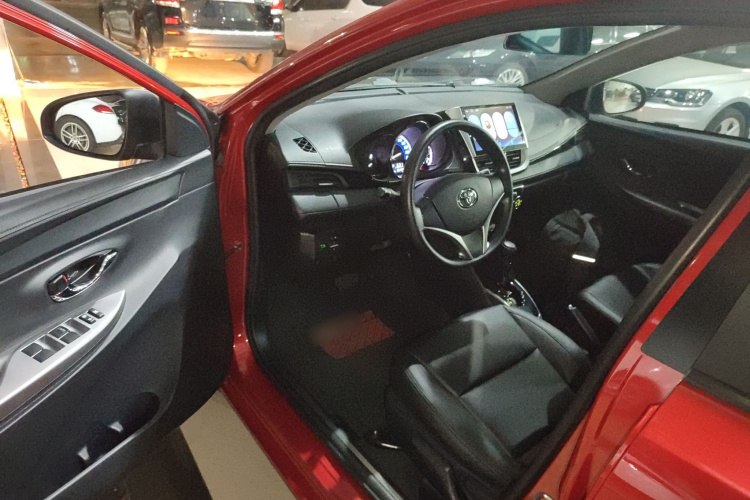丰田 YARiS L 致炫 2016款 改款 1.5G CVT炫动版中控内饰7003