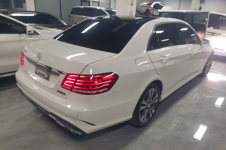 奔驰E级 2015款 E 260 L 运动时尚型车身外观7