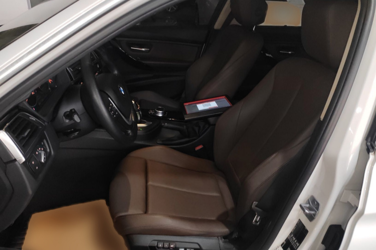 宝马3系 2019款 320Li 时尚型局部细节19