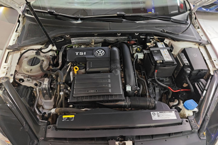 大众 高尔夫 2018款 230TSI 自动舒适型机舱底盘24
