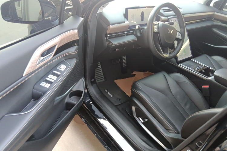 小鹏P5 2021款 550E中控内饰20