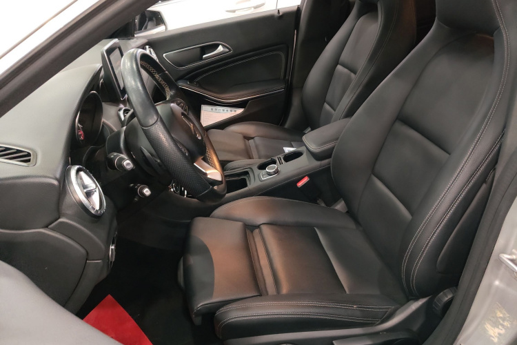 奔驰CLA 2016款 改款 CLA 200 动感型局部细节19