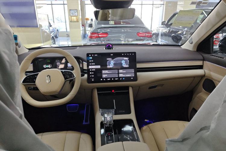 鸿蒙智行 问界M7 2024款 1.5T 智驾后驱Pro版 5座中控内饰12
