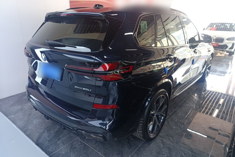 宝马X5 2023款 xDrive 30Li 尊享型M运动曜夜套装车身外观7